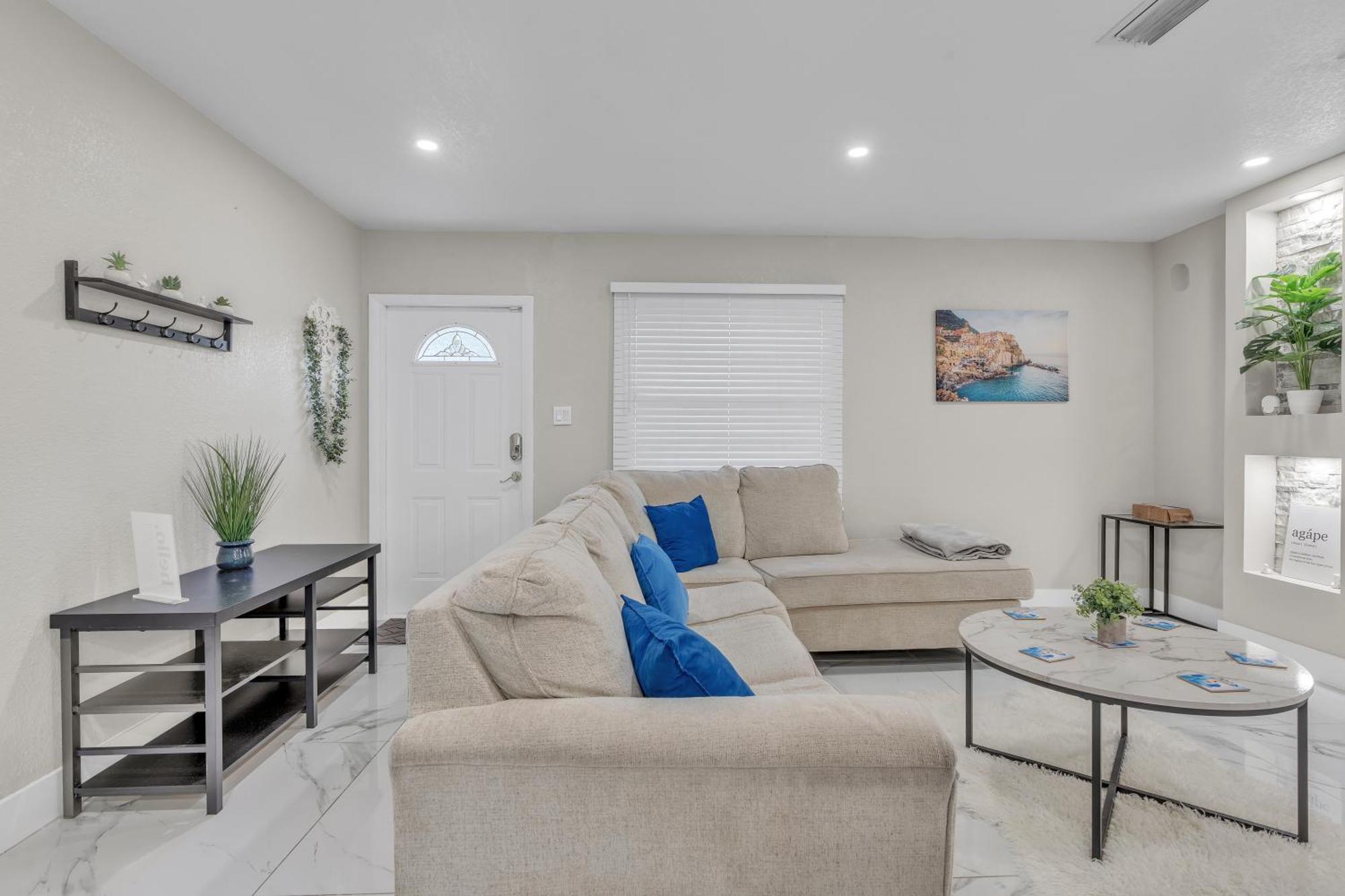 Stunning Modern Home In Tampa With Pool - Just 5 Minutes From Airport! Екстериор снимка