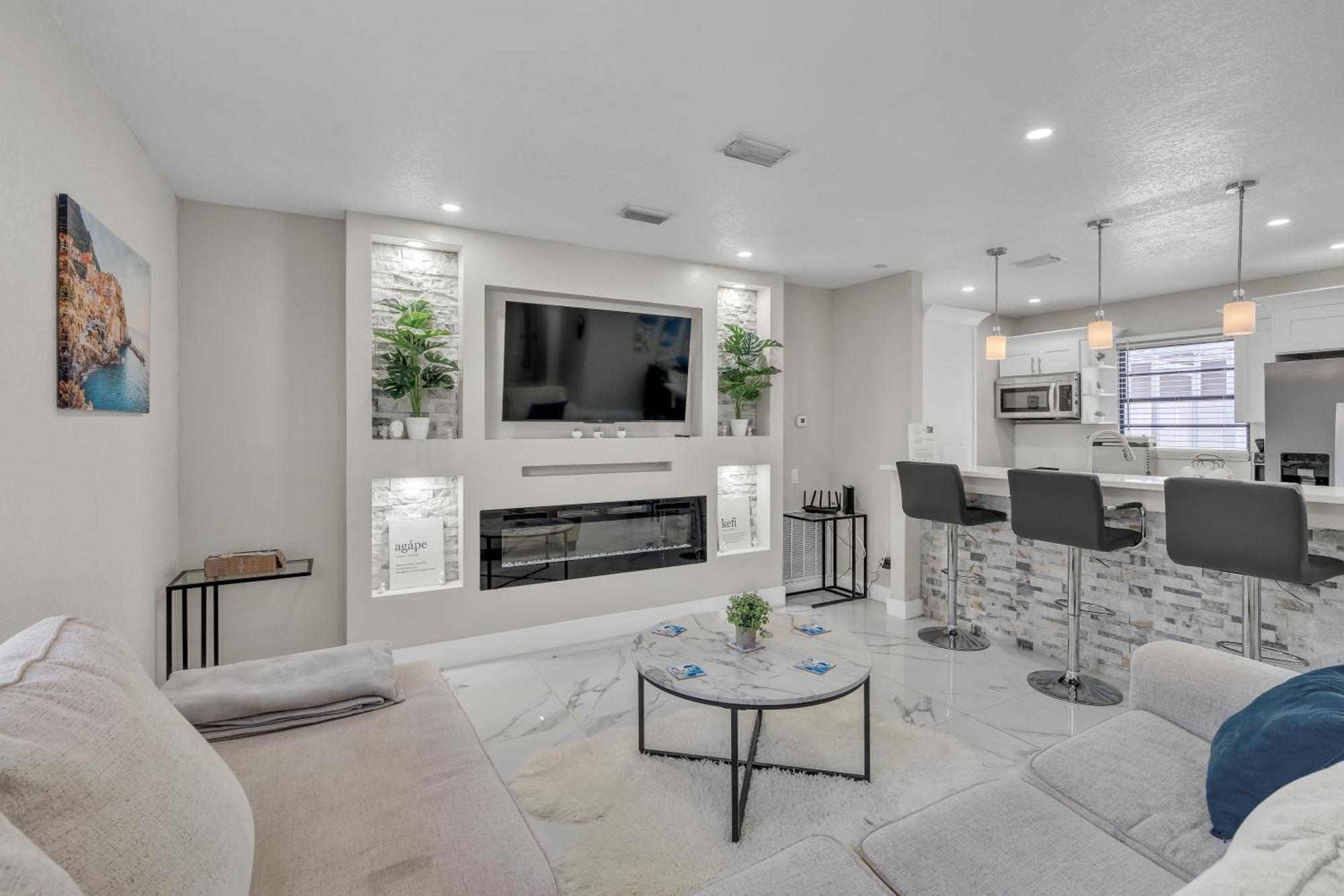 Stunning Modern Home In Tampa With Pool - Just 5 Minutes From Airport! Екстериор снимка